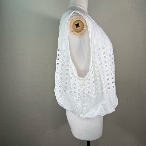 NEW NWT Jennifer Grace White Eyelet Cropped Sleeveless Shirt Top Size XL - Picture 5 of 16